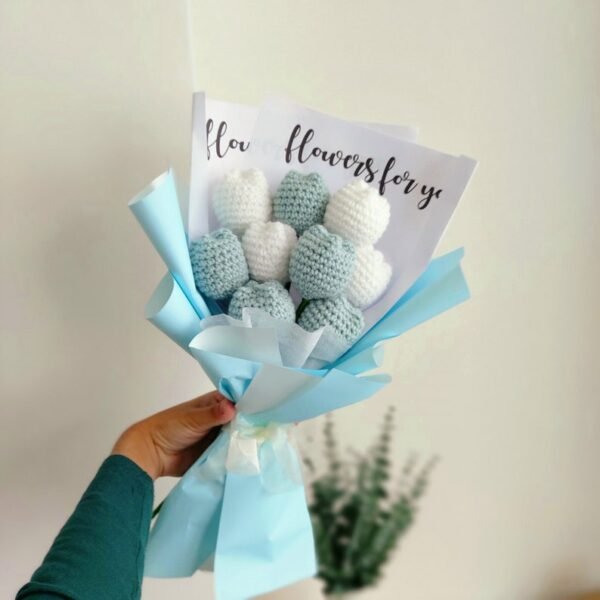 Crochet Tulip Bouquet - Image 3