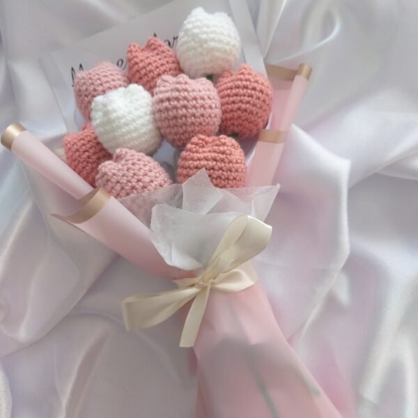 Crochet Flower Bouquet Tea pink & White| Handmade Gift for Mum, Birthday, Graduation & Special Occasions - Image 2