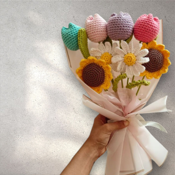 Crochet Tulip Bouquet - Image 2