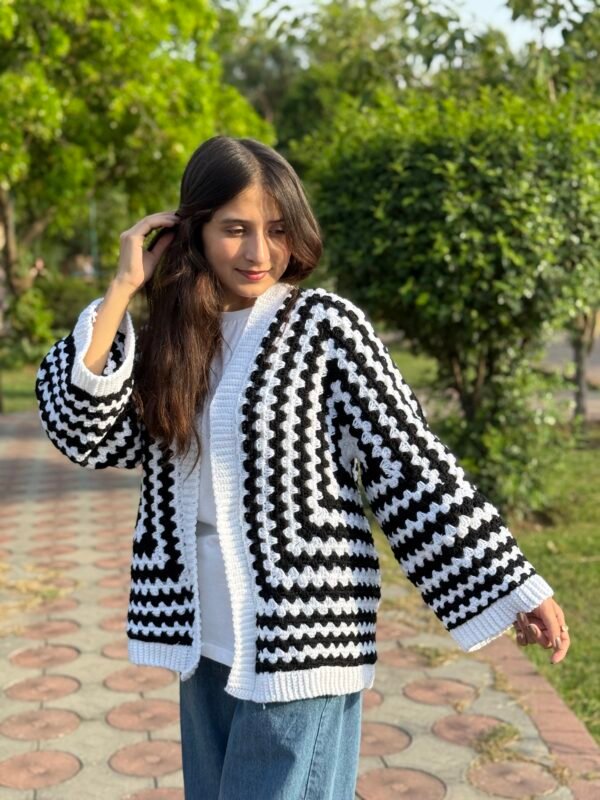 B-Handmade Hexagon Cardigan in Black & white