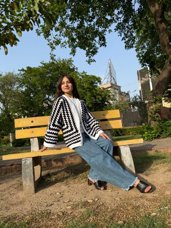 B-Handmade Hexagon Cardigan in Black & white - Image 9