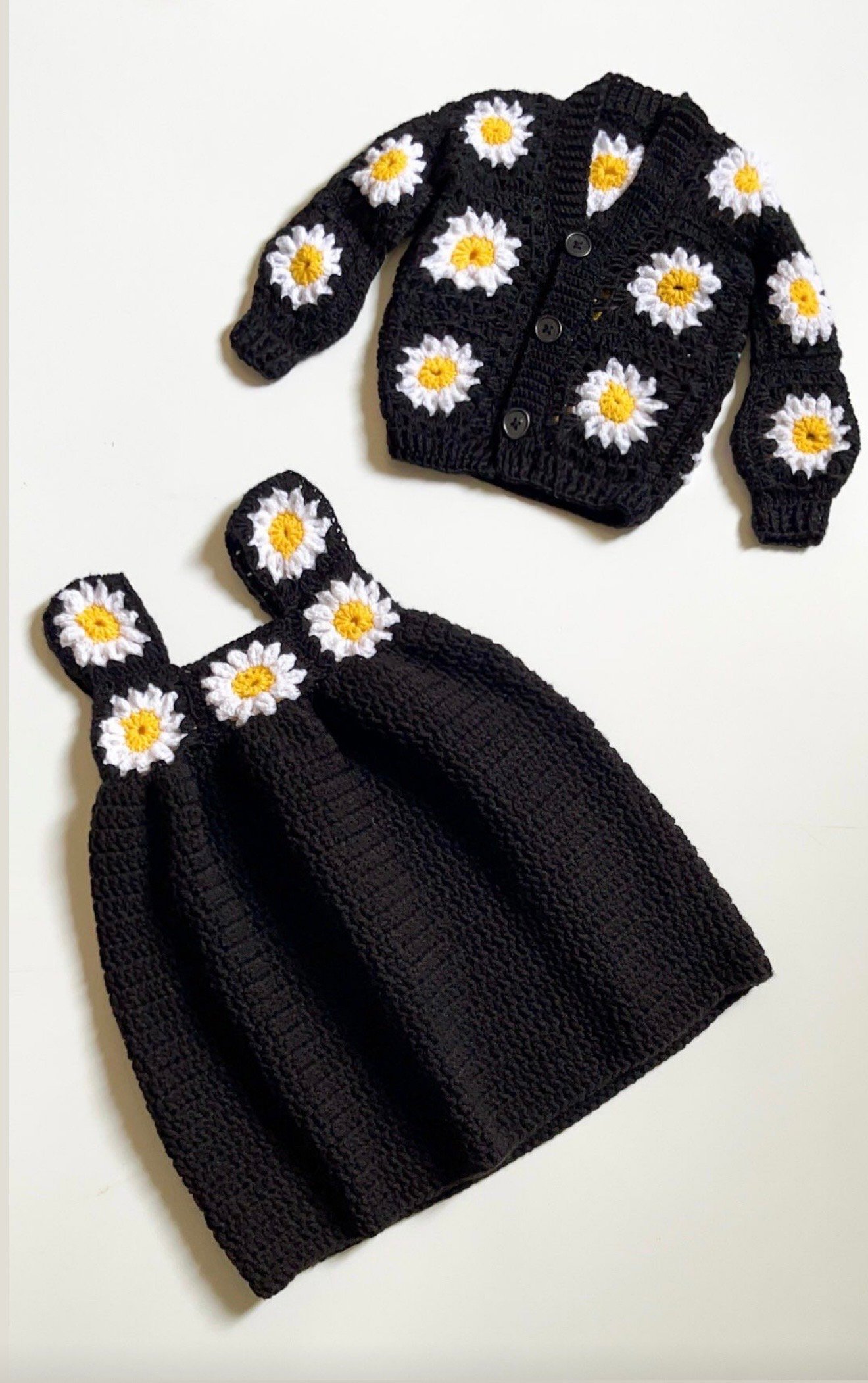Daisy dress in black