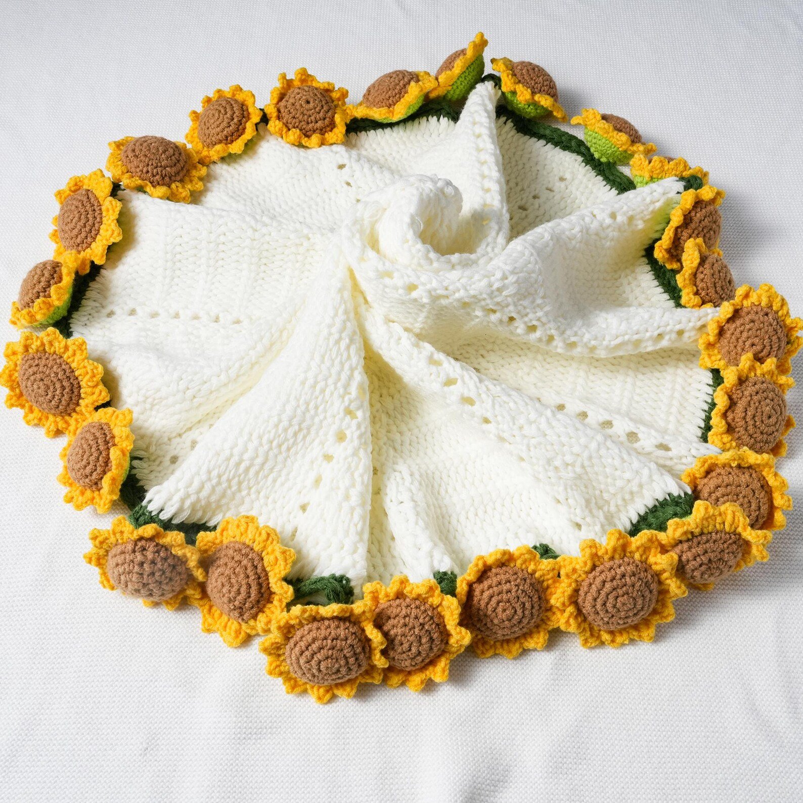 Crochet flowers bouquet